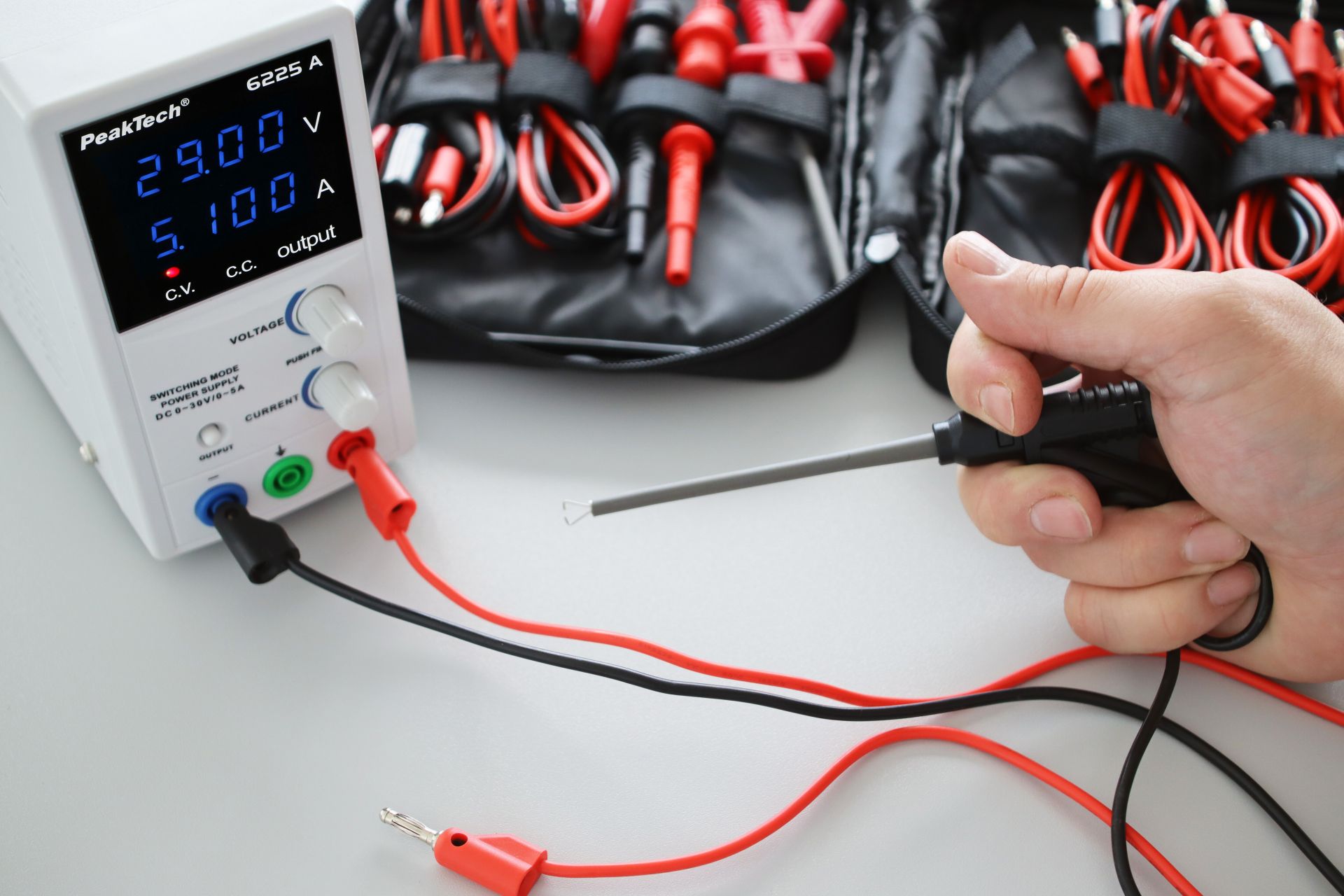 PeakTech® P 8201 Messzubehör für Labornetzgeräte mit 4mm Steckern